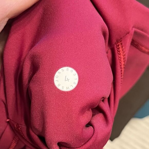 Lululemon Fast & Free 7/8 Tight II *Nulux 25"
Violet Red - Picture 11 of 11